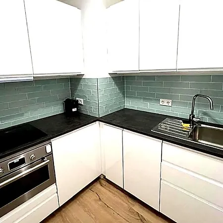 Bright Modern דירה *