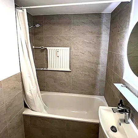 Bright Modern * Cologne