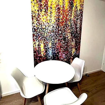 아파트 Bright Modern